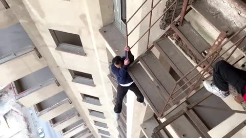 This Parkour man has suicidal instincts
