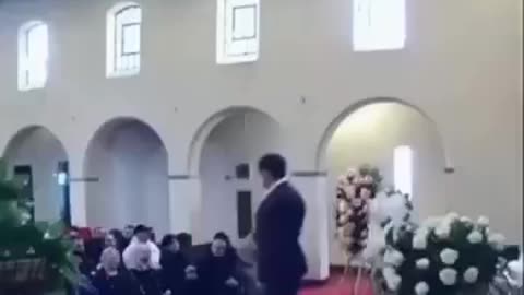 Watch till the end! Very funny 😂😂😂