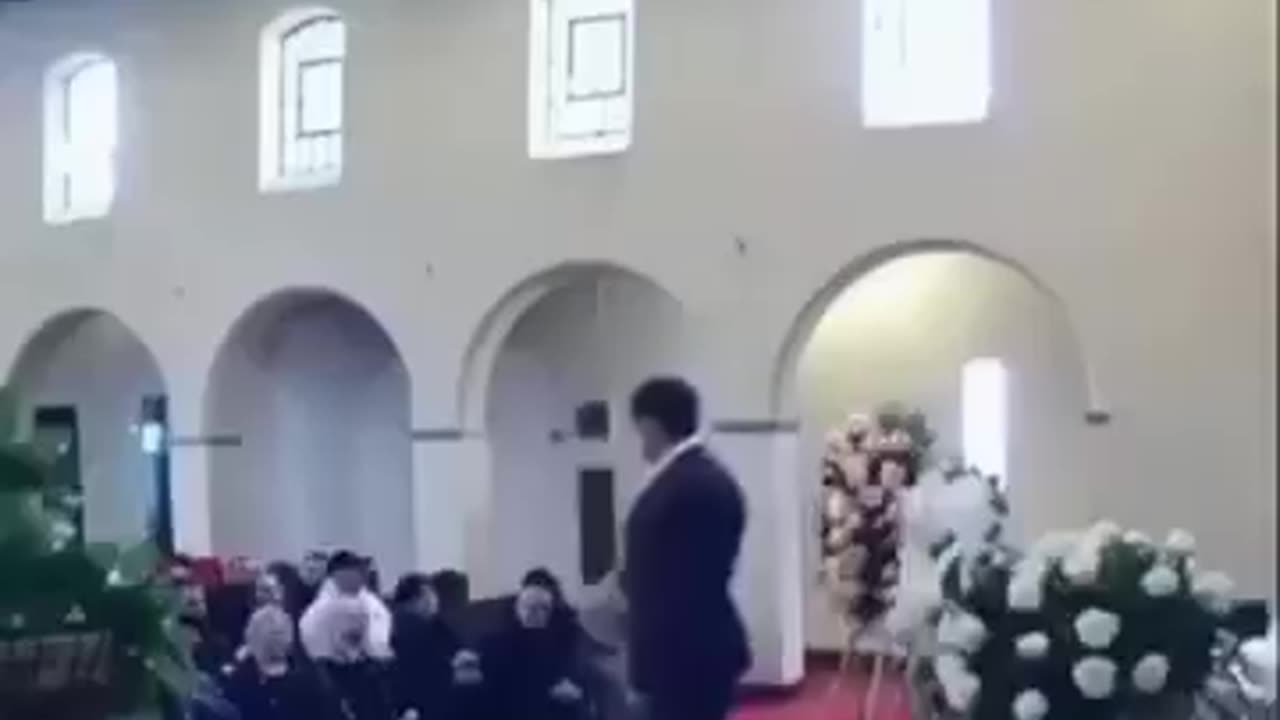 Watch till the end! Very funny 😂😂😂