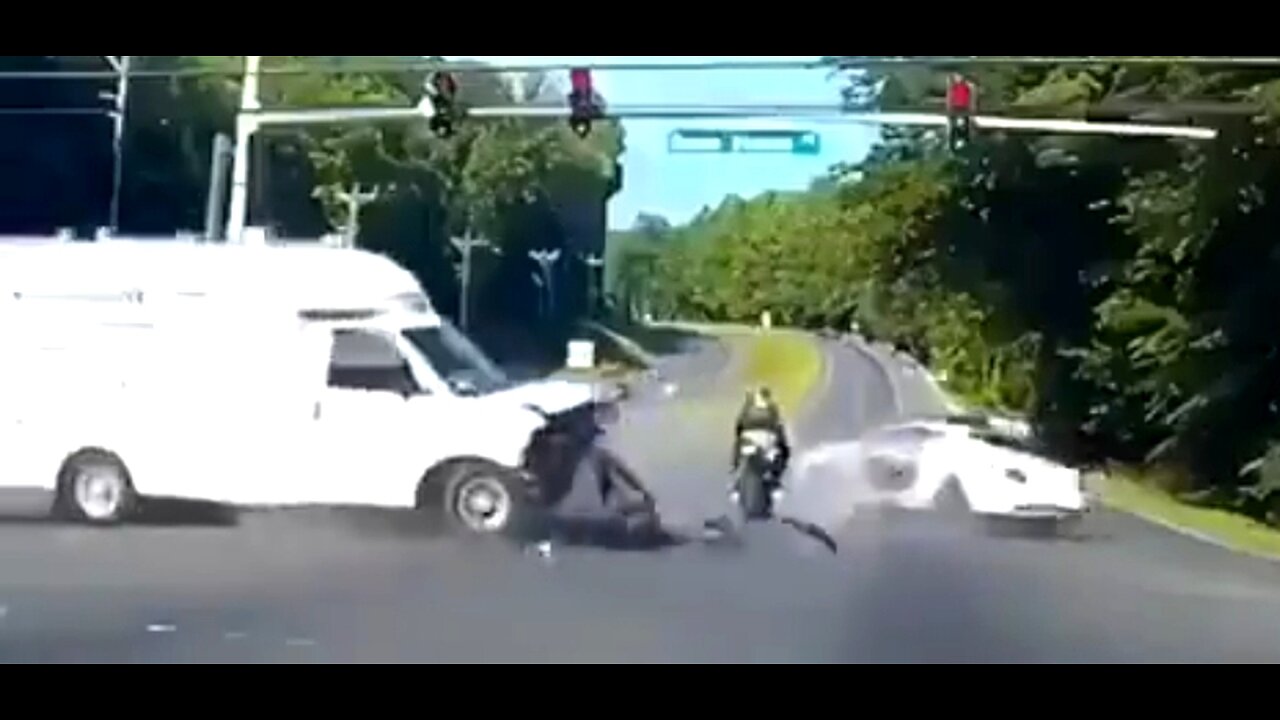 A COMPILATIONS OF CLOSE CALLS 👊