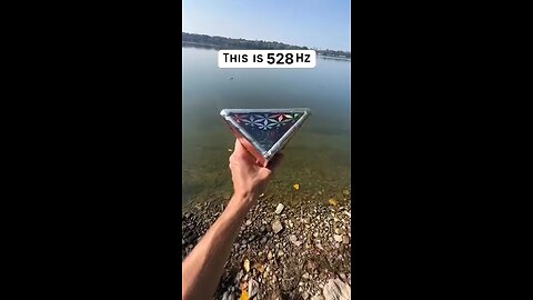 528 Hz is a healing frequency. Listen and see how your mind and body react 🔊