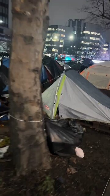 The City of London's business district is preparing for Christmas.