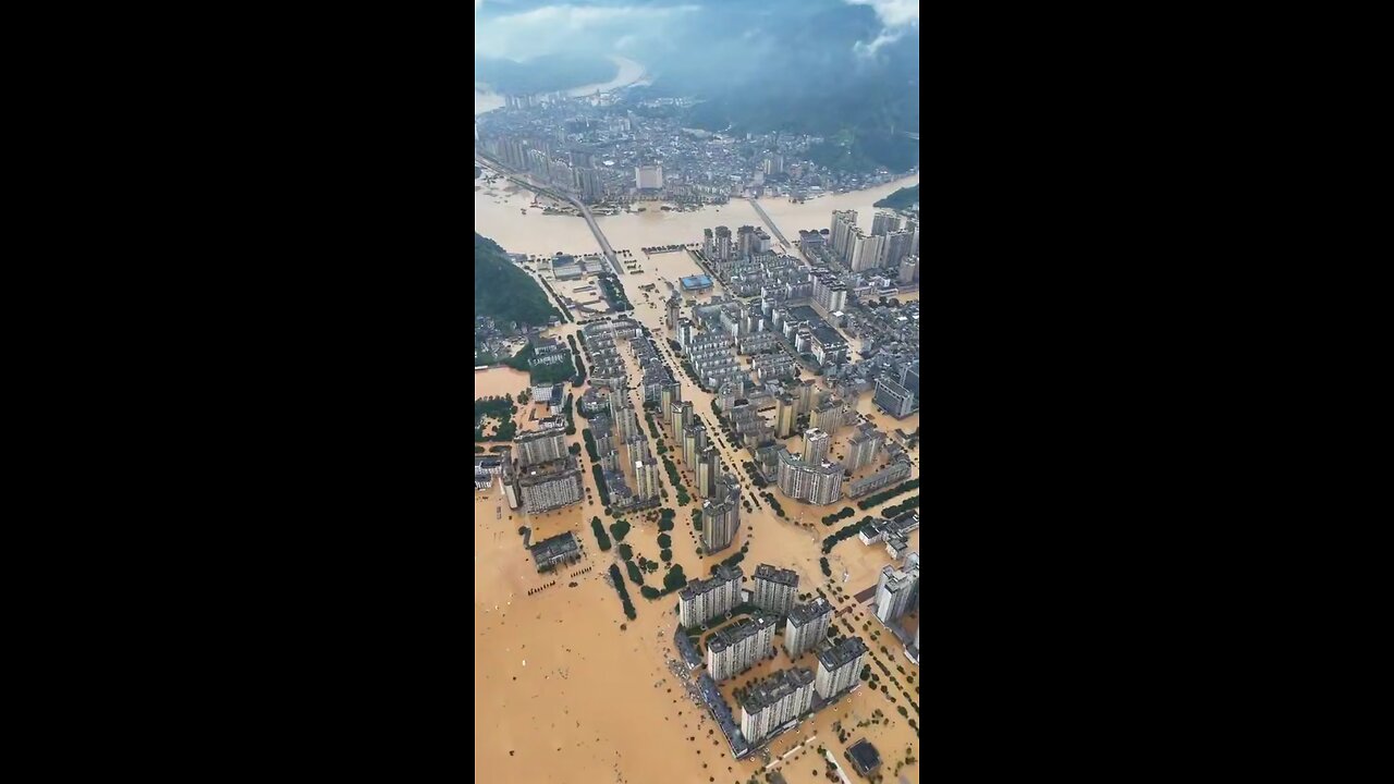 Parts of China 🇨🇳 is literally underwater during monsoon season