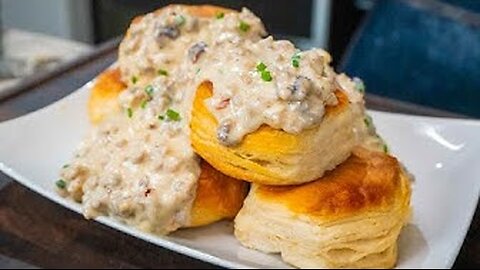 Easy Biscuits and Sausage Gravy Recipe (Perfect Comfort Food)
