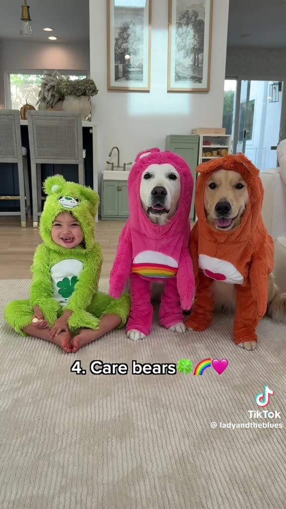 TOO DARN CUTE 🥰 LITTLE GIRL & DOGS 🙃15 MATCHING HALLOWEEN COSTUMES