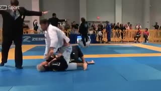 You’ve Never Seen Such Submissions! Top-10 Rarest Finishing Moves in UFC/MMA History