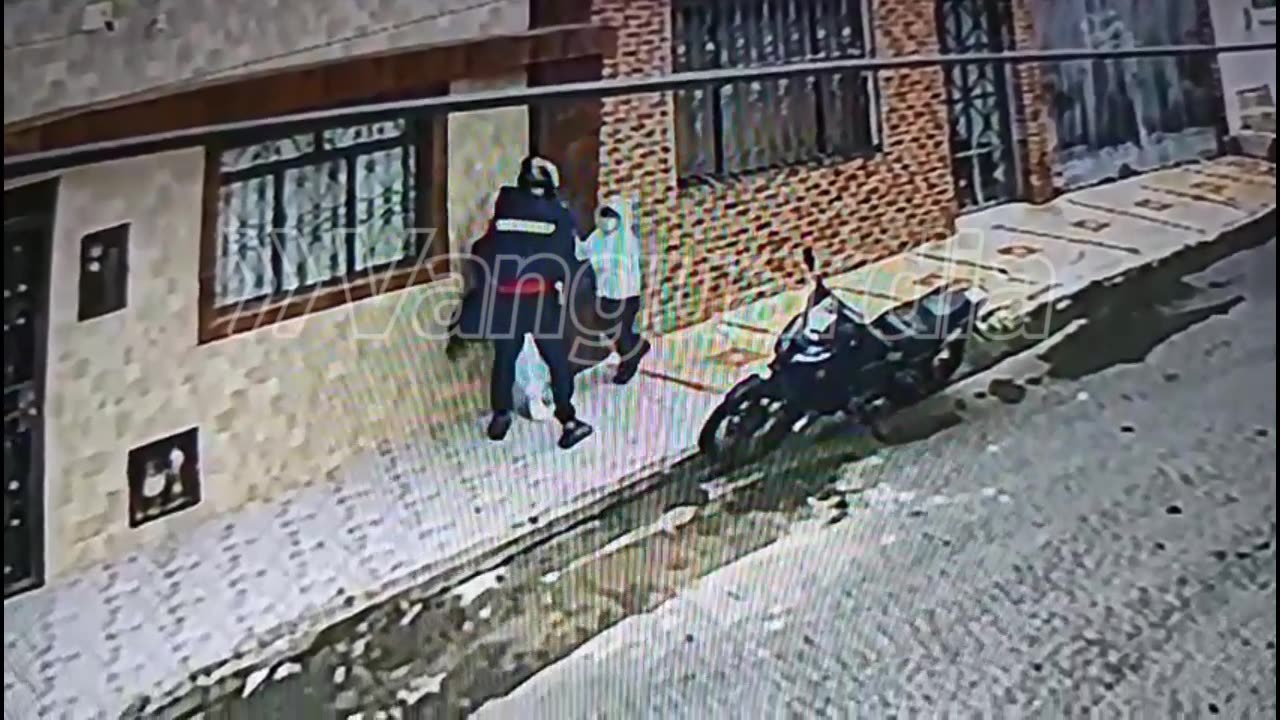 Cámara captó hurto en el barrio La Universidad de Bucaramanga