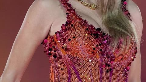 Taylor Swift Fans Flood AMC App, Causing Hour-Plus Waits for ‘Showgirl’