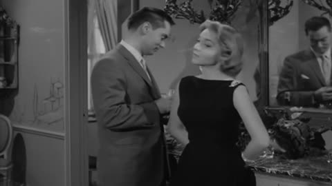 09) «Стеклянное ожерелье» / «Necklace of Glass»