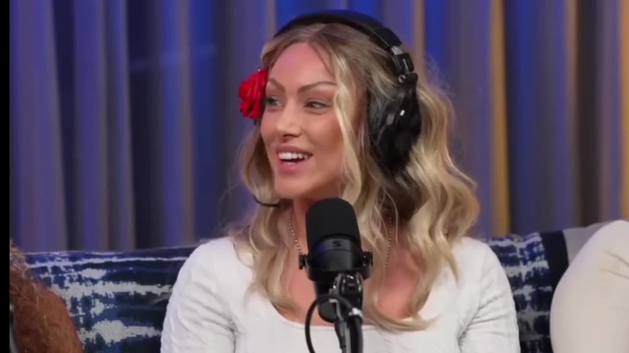 "A question for the boys, hello, what are you looking for in a woman?" 👁👄👁