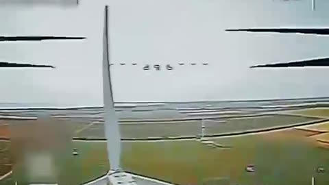 🤬 Russian FPV drone attacks one of the windmills of the Ochakiv wind farm in the Mykolaiv