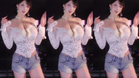 Korean girl dancing in livestreaming 🩰
