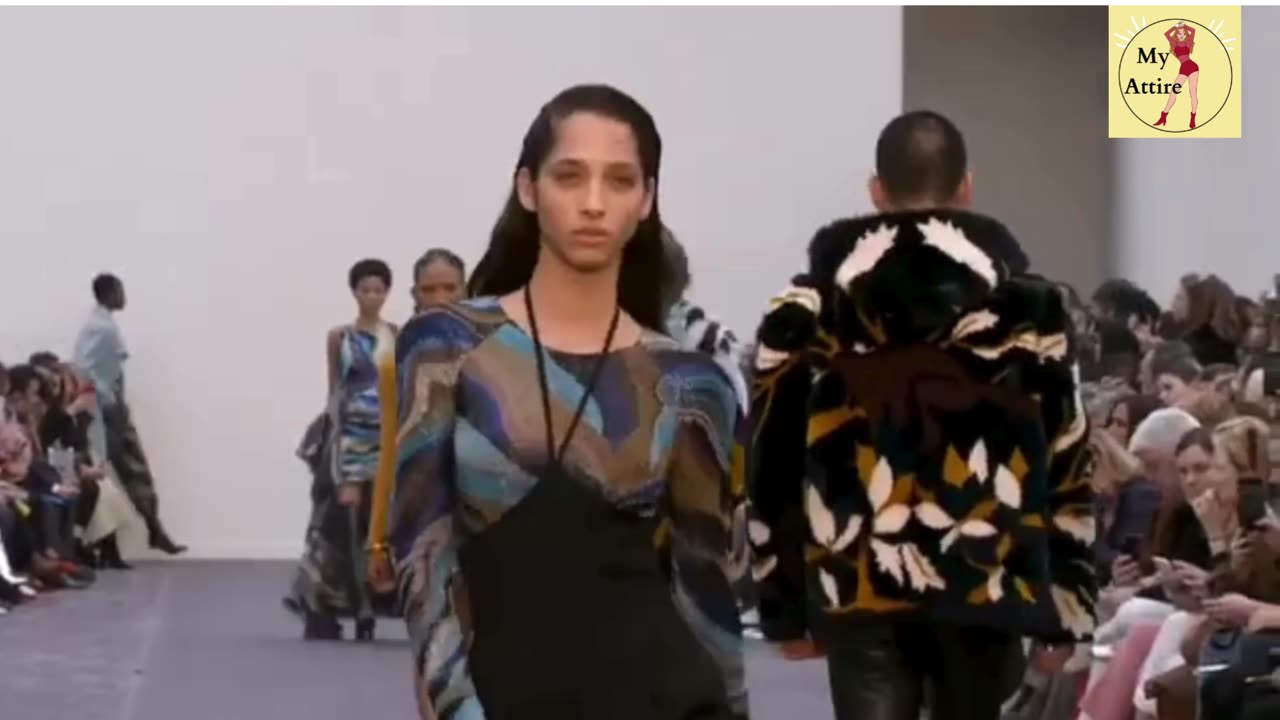 Model Yasmin Wijnaldum Runway Collection Fashion Show