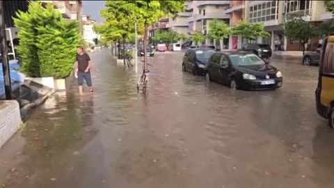 Mjaftuan pak minuta shi për të paralizuar Vlorën!