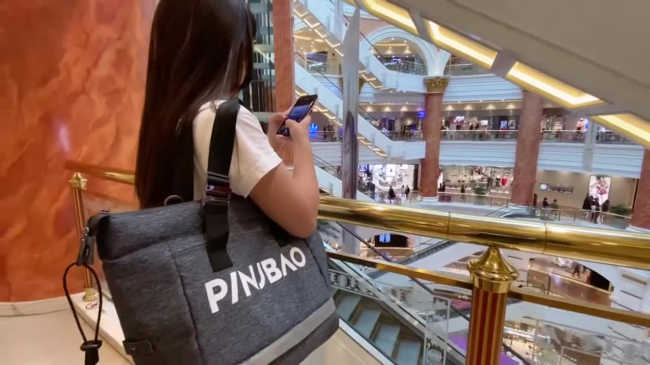 Reinvented Waterproof Tote with Large & Expandable Capacity