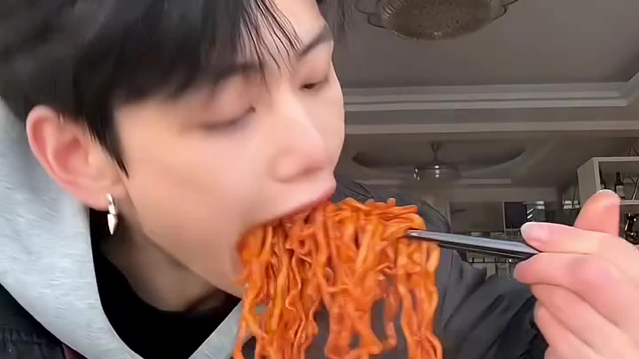 Spicy turkey noodles