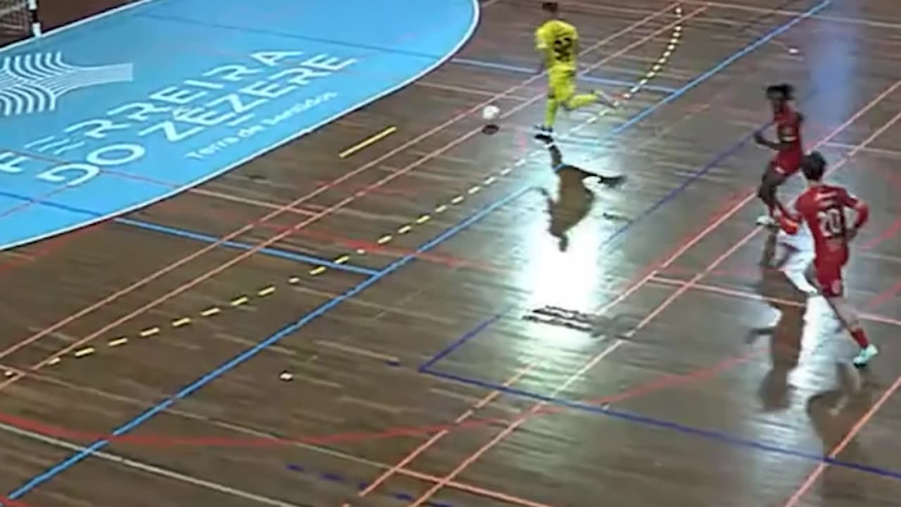Hat-trick de Djaelson na vitória contra o Caxinas #ligaplacard #futsal