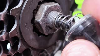 How to clean a bicycle cassette properly