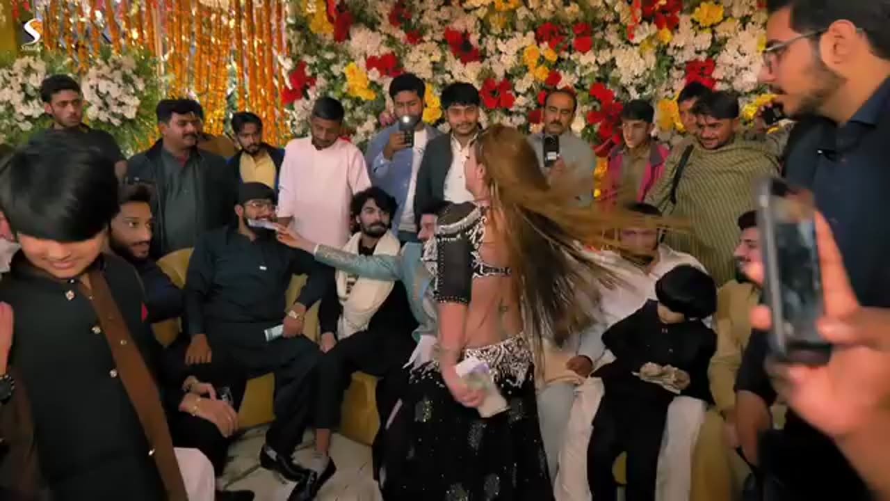 Rimal shah Punjabi song mujra