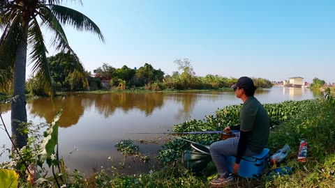 Uncovering Secret Spots for River Car