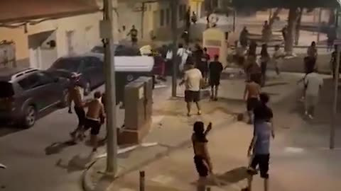 Hordas de magrebíes con armas blancas recorren las calles de Torre Pacheco para cazar españoles