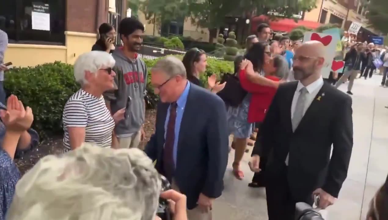 CDC EMPLOYEES HAVE NOW STAGED A MAJOR WALKOUT AND PROTEST AGAINST RFK JR