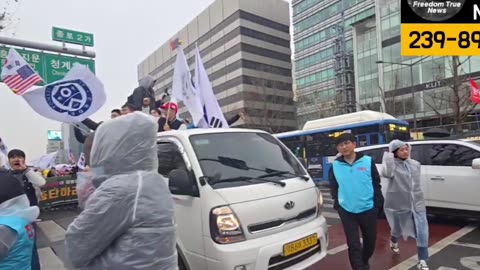 [🔴쇼츠] 평균연령 4050 좌파 퇴보세력 행진중에 등장ㅋㅋㅋ