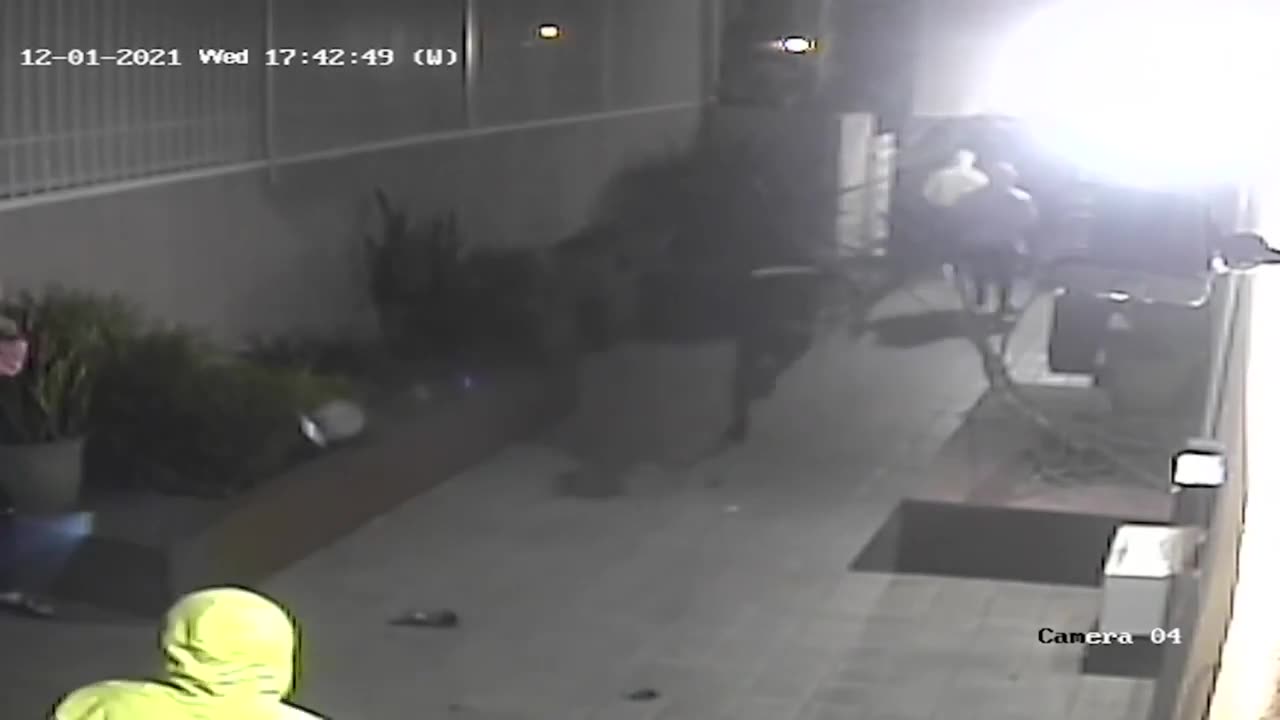 Victims Followed Home and Robbed at Gunpoint in Los Angeles