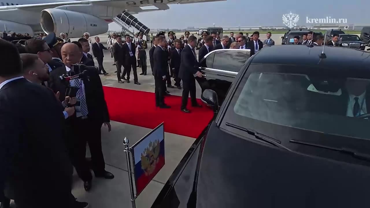 Владимир Путин прилетел в Китай
