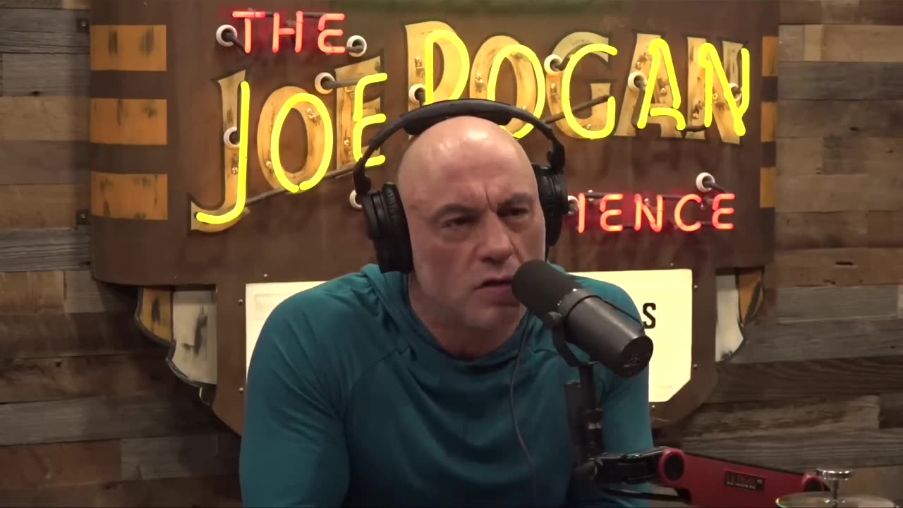 Flint and Diorite's Pyramid Secrets - Zahi Hawass on JRE #egypt #pyramids #tools #giza