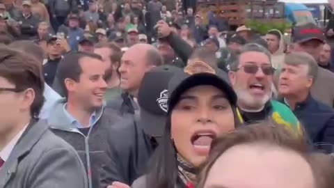 Agro do Rio Grande do Sul grita “Lula, ladrão, seu lugar é na prisão”, na Expointer 2025