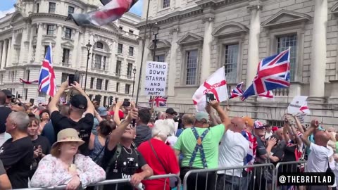 Thousands of British patriots just conquered London to oppose Pakistani rape gangs 