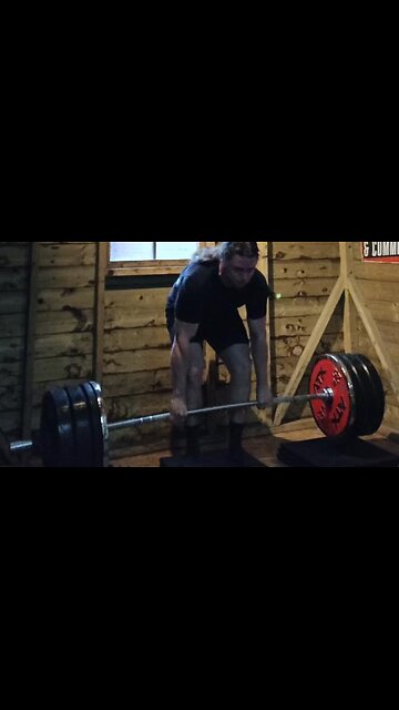 205 Kgs Paused Deadlift. A bit messy, but a PR
