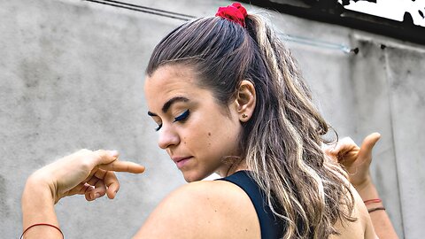 HOW To TRAIN Your SHOULDERS At HOME / DAY 02