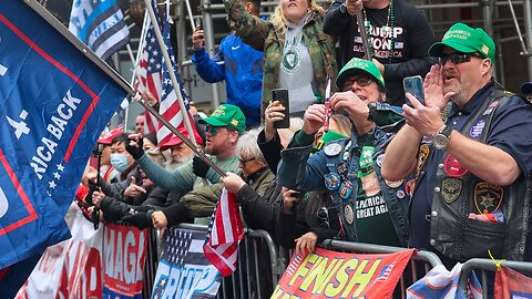 Trump supporters rally in NYC ahead of possible arrest #trump #trumparrest