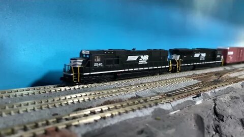 Pre-Review Run: N Scale Athearn SD70 Standard Cab