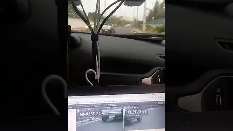 Radar móvel dentro de viatura
