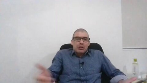 Ricardo Araújo Pereira defende Mariana Mortágua: 'a esquerda unida jamais será vencida'.