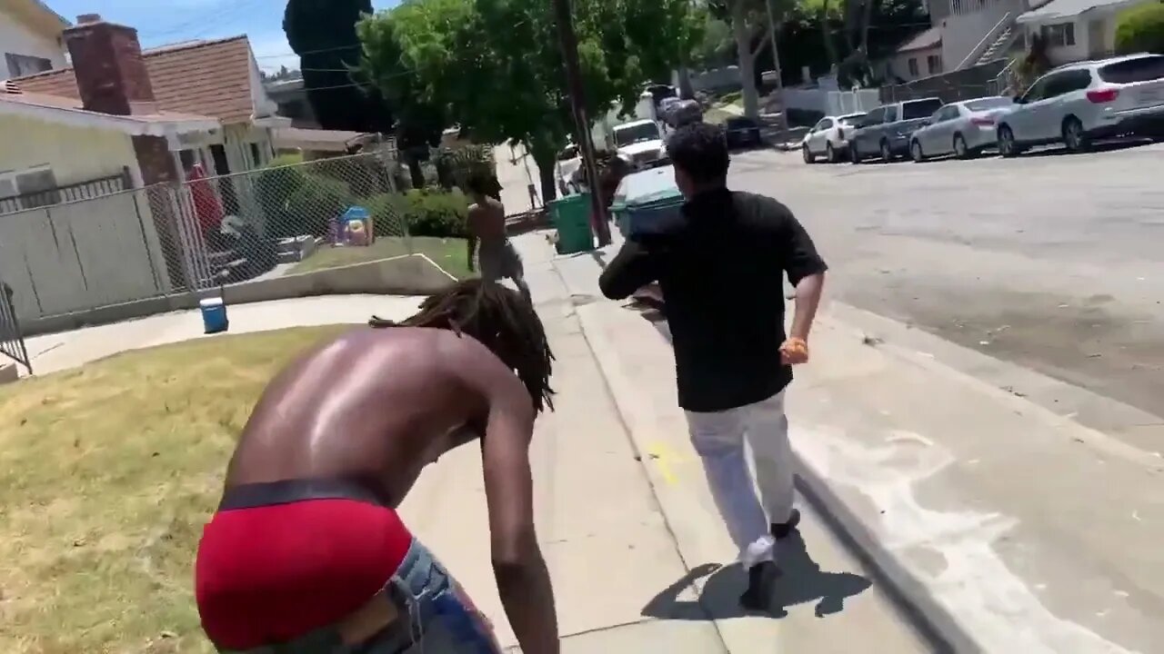 WATER BALLOON FIGHT IN THE HOOD VLOG