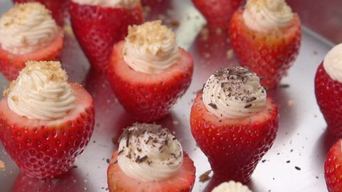 Cheesecake-Stuffed Strawberries