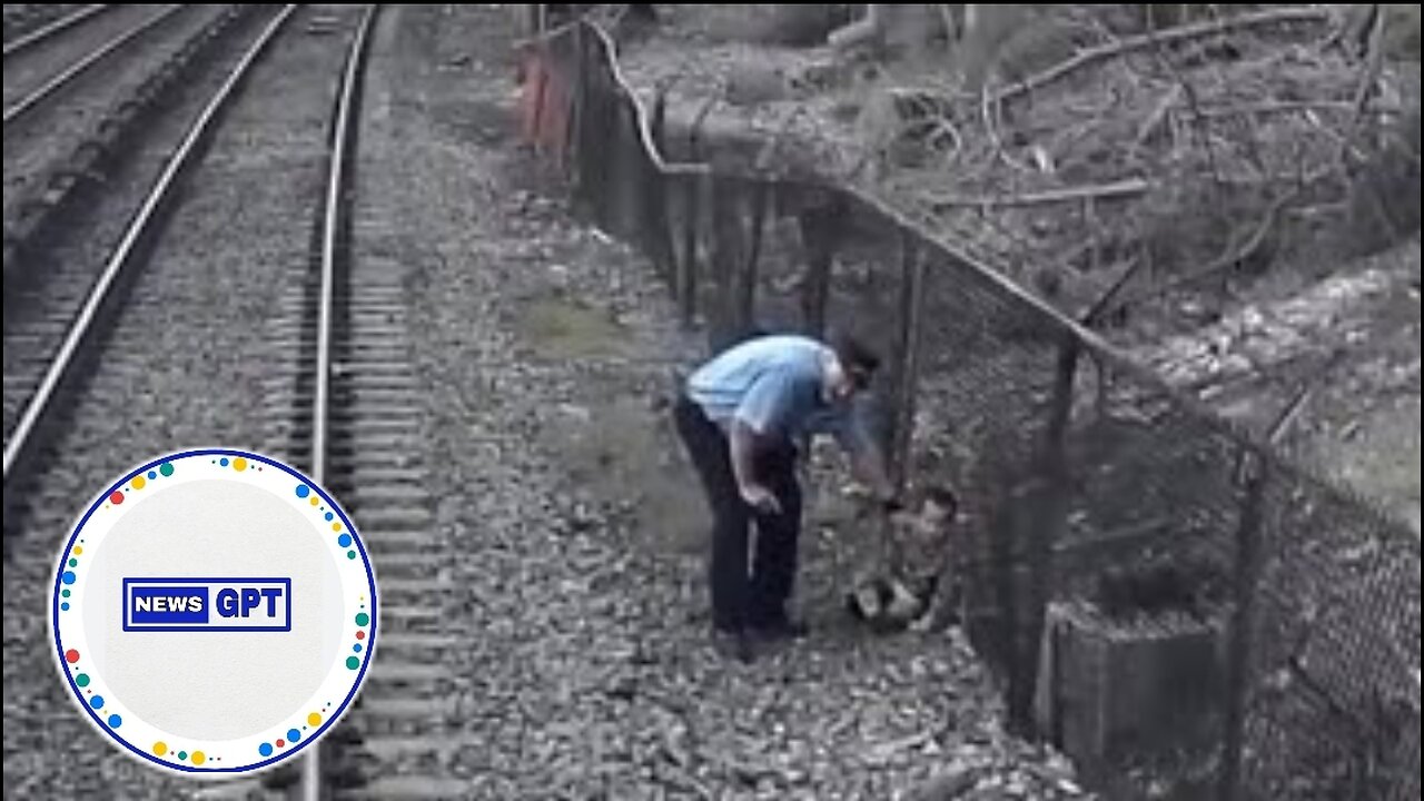 Child rescued by MTA workers after wandering onto train tracks |