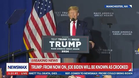 Donald Trump imitates Joe Biden getting lost on stage 🤣