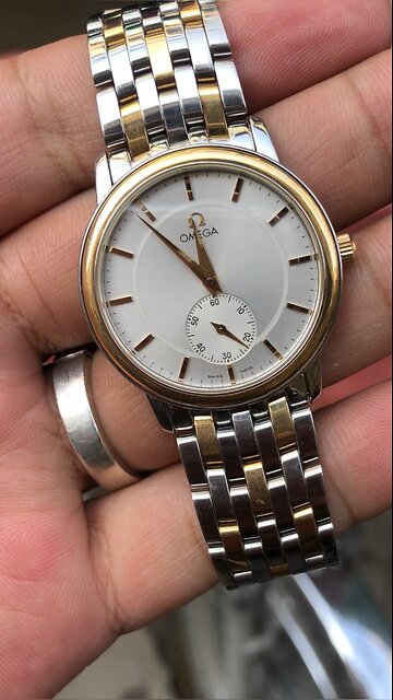 Omega quartz swiss made