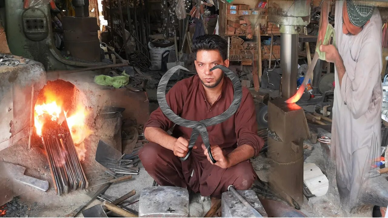 Amazing Blacksmith Technique Of Making Ice Block Grip Tool For Rusted Iron Rod | Fix Amazing