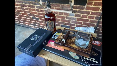 October Luxury Cigar Club unboxing. #SmokeWithToke #GoldMembership