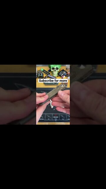 Knives, handle material it makes a big difference #Shorts #Knives #KnifeLife #Knife #KnifeKnowledge￼