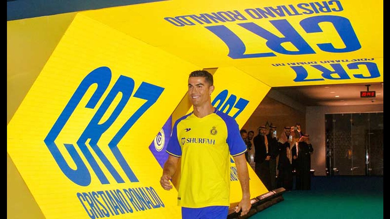 Al- Nasr Football Club introduced Cristiano Ronaldo