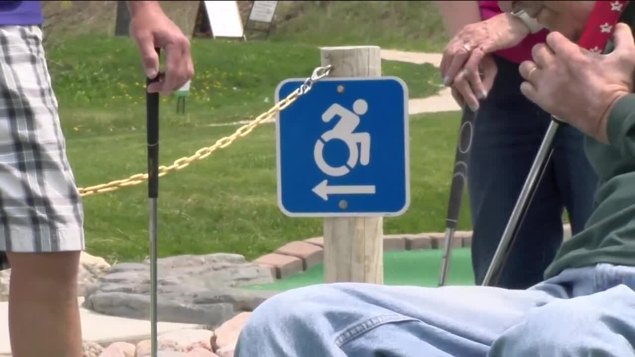 Wisconsin native builds website for wheelchair golfers