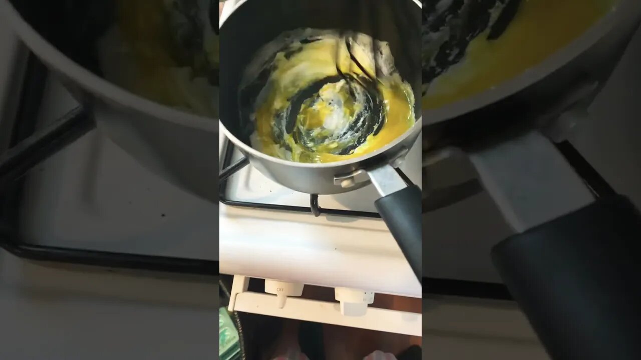 #HOWTO FRY A EGG !!!! #shorts #youtubeshorts #youtube