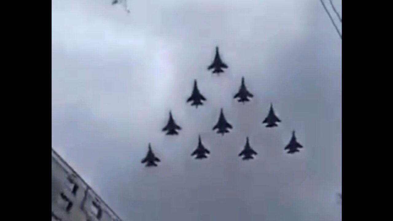 RUSSIAN FIGHTER JETS OVERHEAD IN UKRAINE?